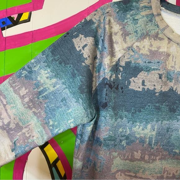 Watercolor Long Sleeve Shirt Thicker Material. Size XL. Excellent condition! - Picture 5 of 5